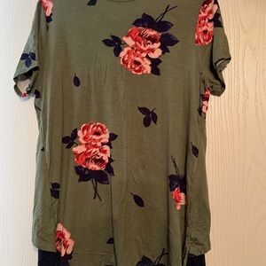 Maurices Green Floral Short Sleeve Top